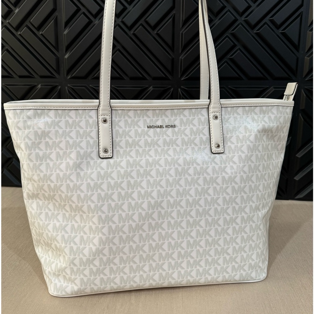 Michael Kors Carter Large White/Allum Zippered Tote Bag NEW With Tags